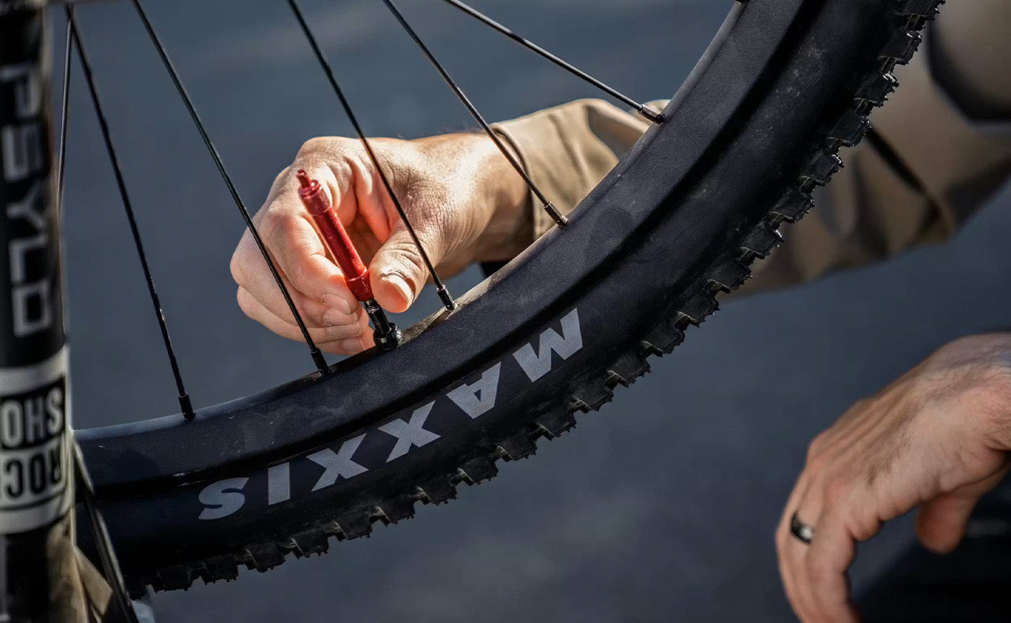 Aventon Current EXP – Carbon Dual-Suspension eMTB