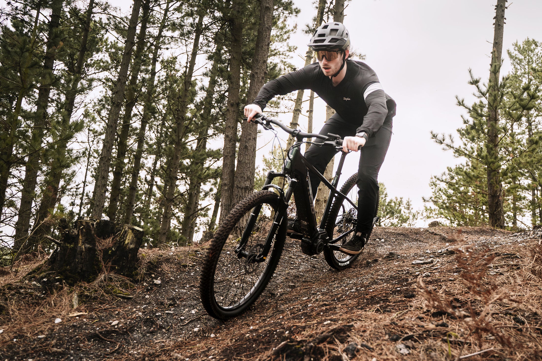 ETrail 2.0 eBike Charcoal Reid Cycles