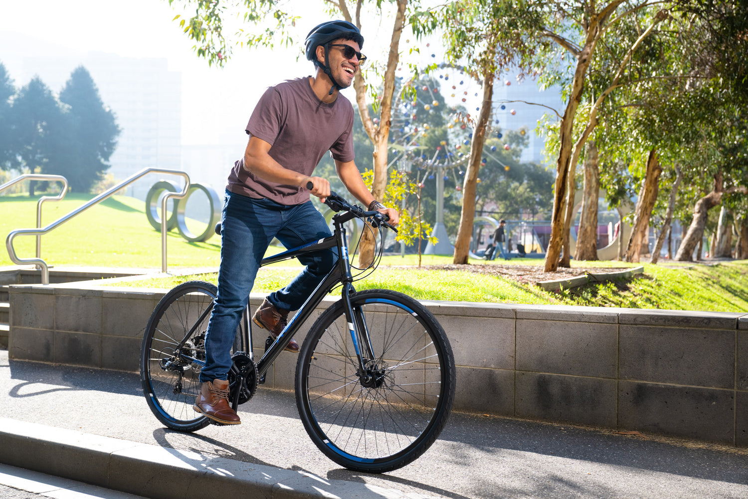 Reid Urban Hybrid Commuter Bike Rider