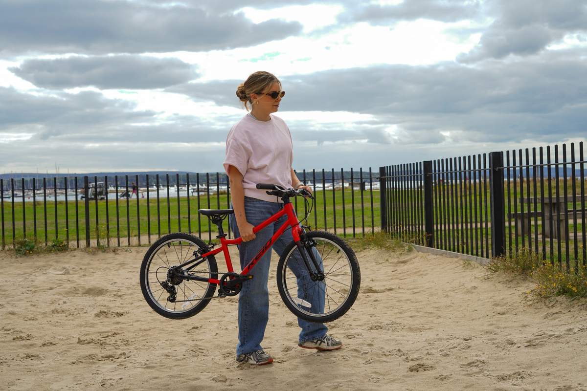 H16 Ultra Lightweight Kids Bike (16") - Pink