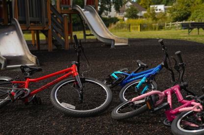 H16 Ultra Lightweight Kids Bike (16") - Pink